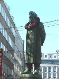 Statue of Ibsen (Photo: Adam Jeanes)